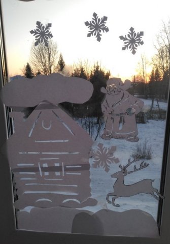 Сказки на библиотечных окнах